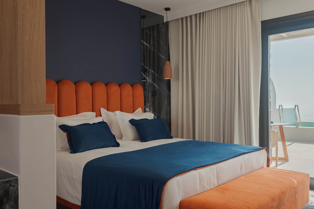 Cresanto Luxury Suites 20/60