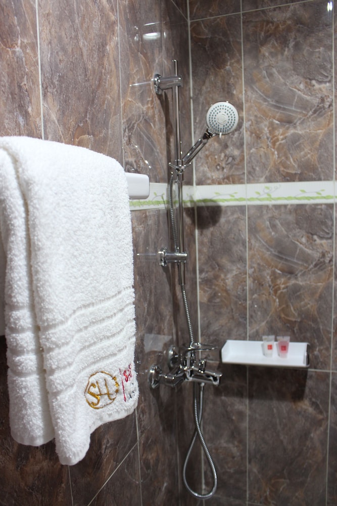 Safyad Hotel 13/40
