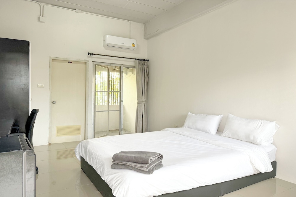 TF Apartment 9/24