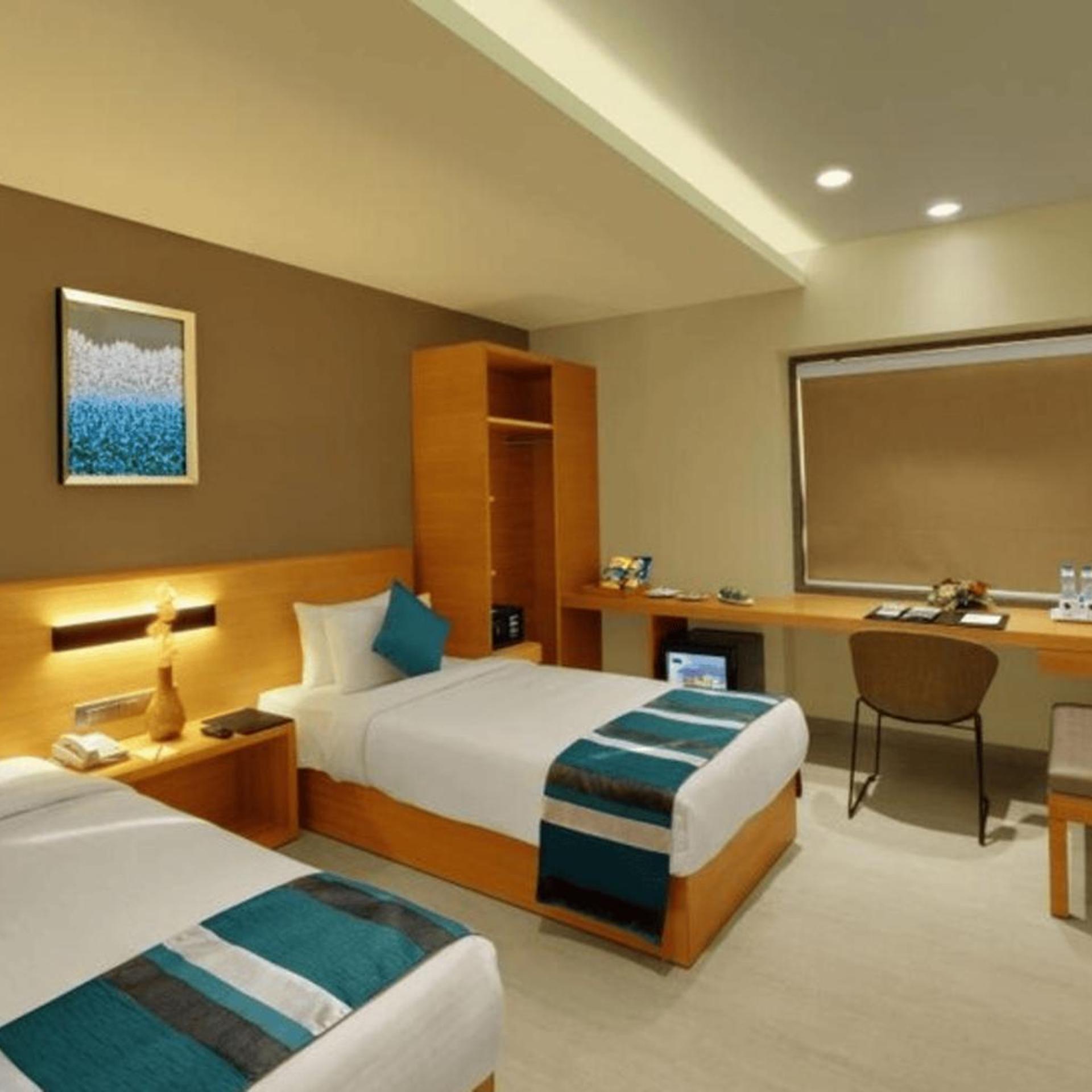 Click Hotel Bhuj 7/18