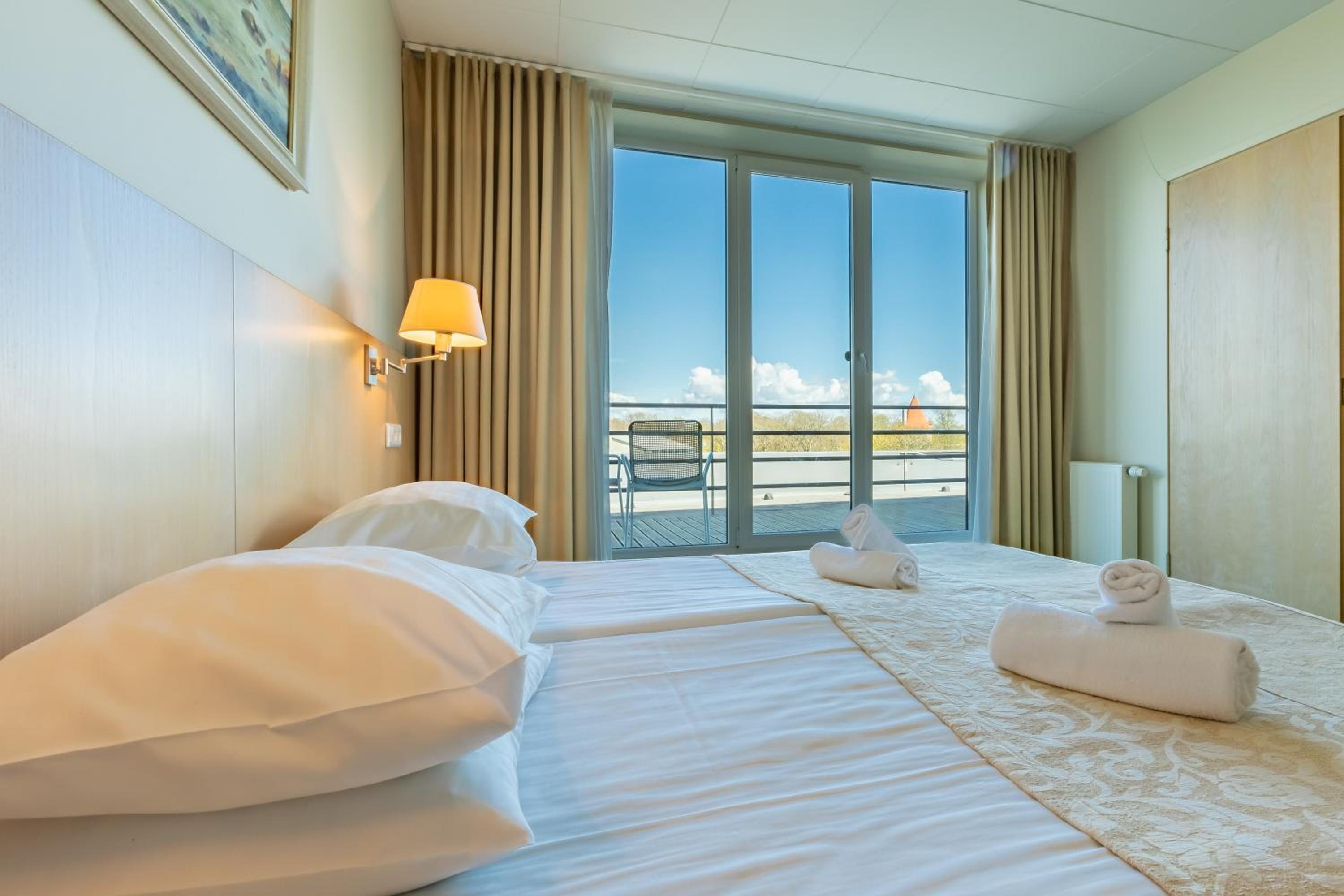 Commodore, Suite