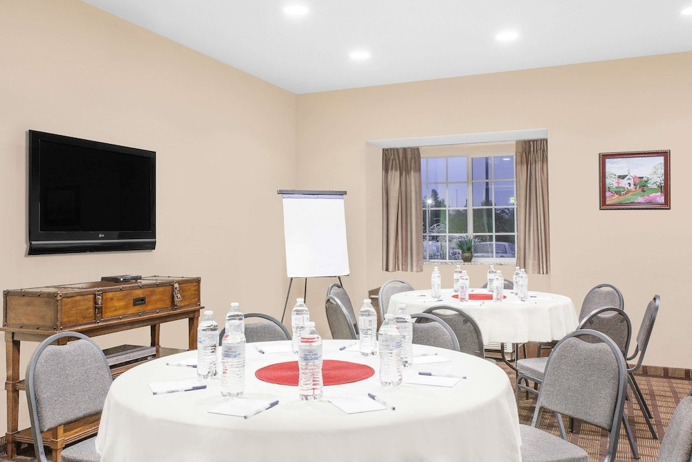 Microtel Inn And Suites Conway 26/35