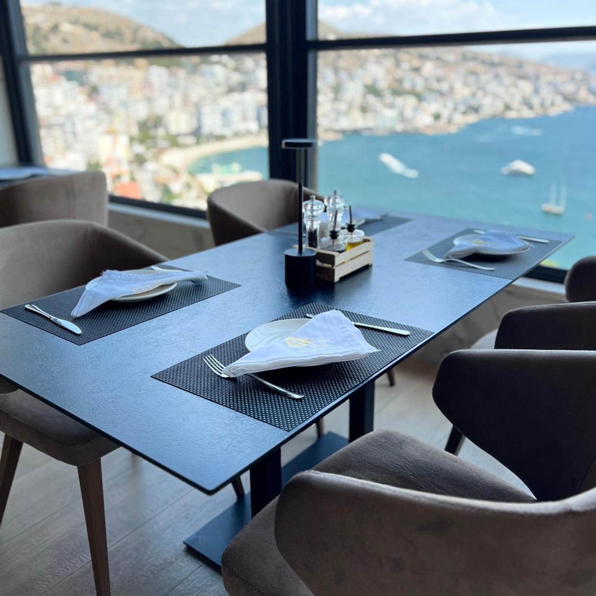 Toer Hotel Saranda 47/60