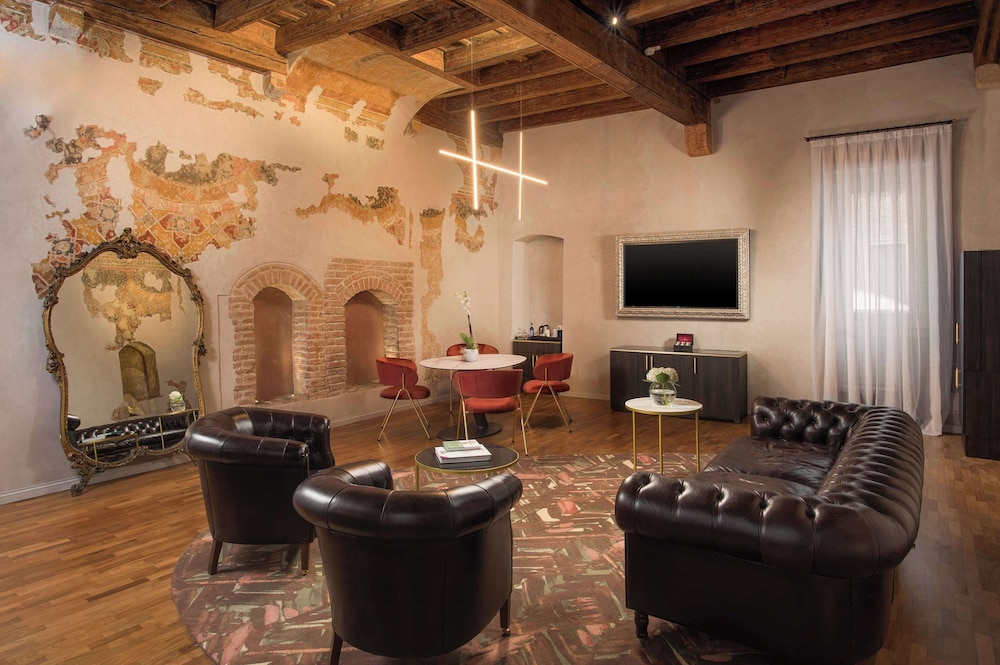NH Collection Palazzo Verona 42/46