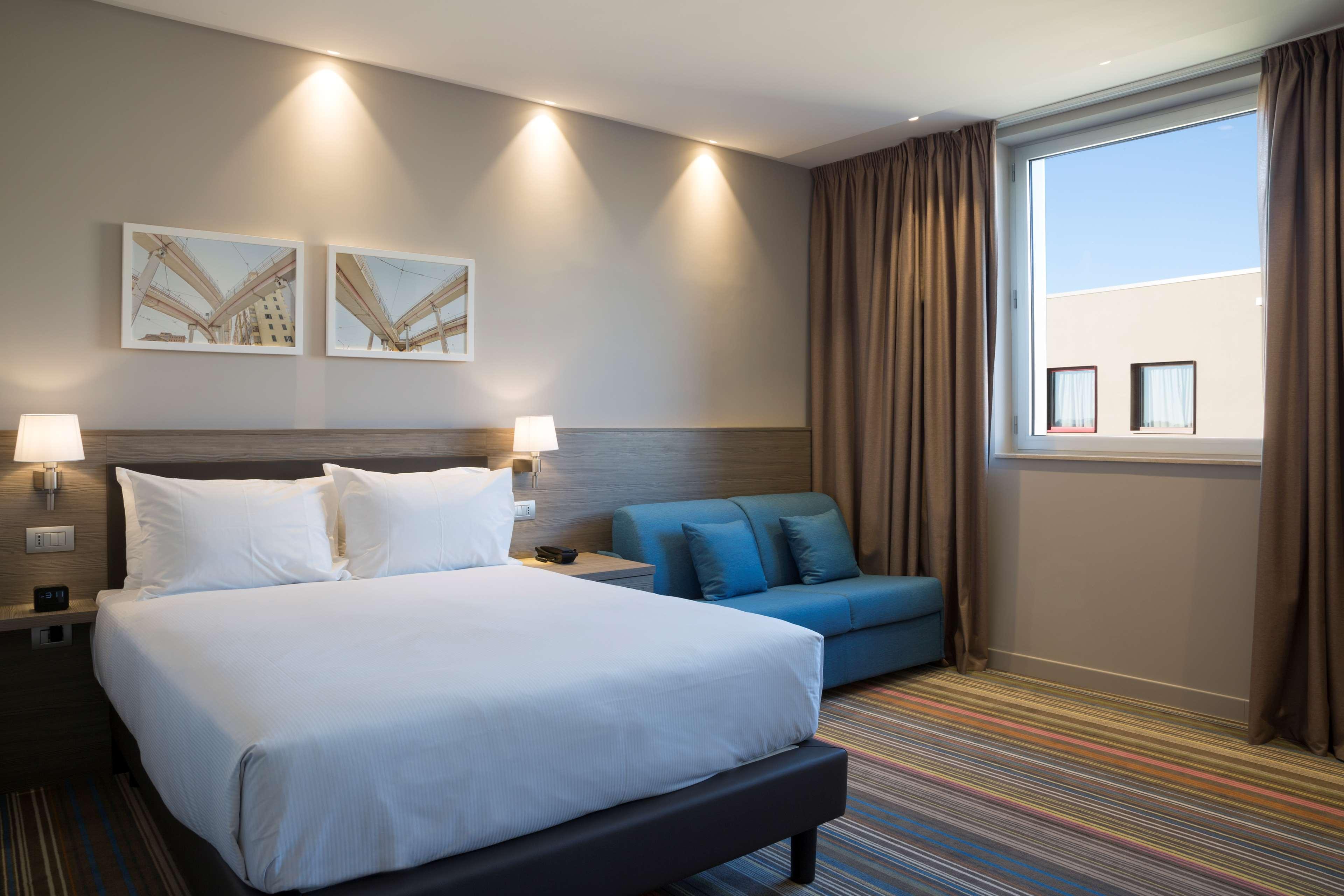 SUPERIOR, QUEEN BED