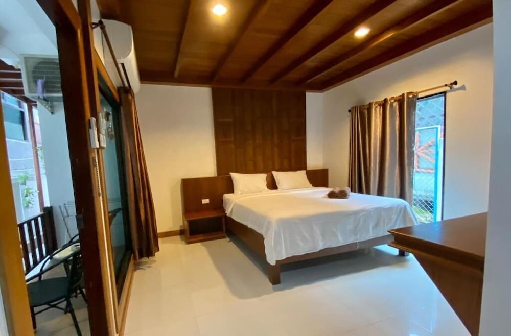 Lipe Inn 8/24