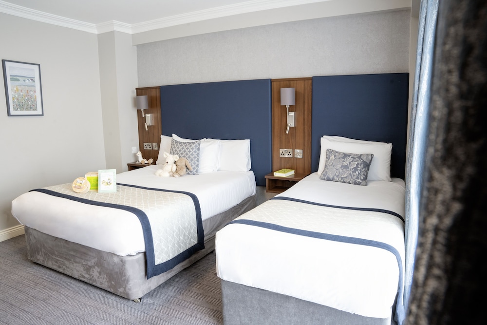 ROOM, TRIPLE