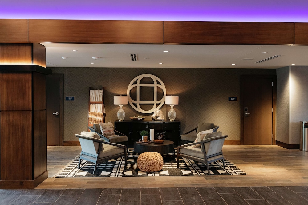 Revel Hotel Des Moines Urbandale, Tapestry Collection by Hilton 48/63