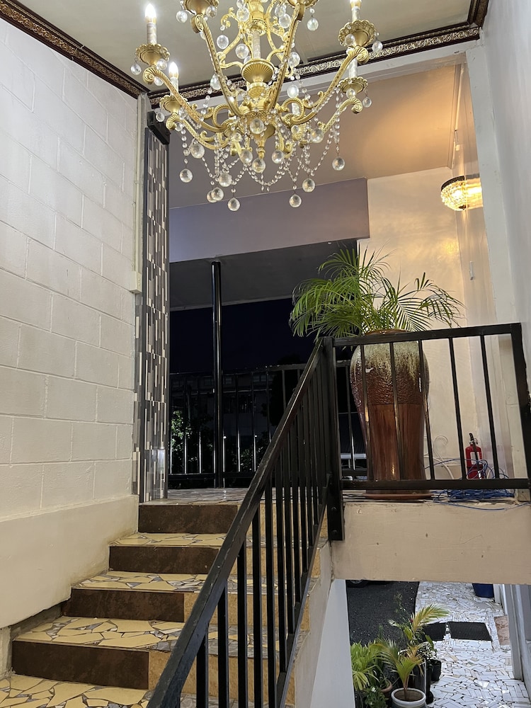 Moatoga Hotel 8/50