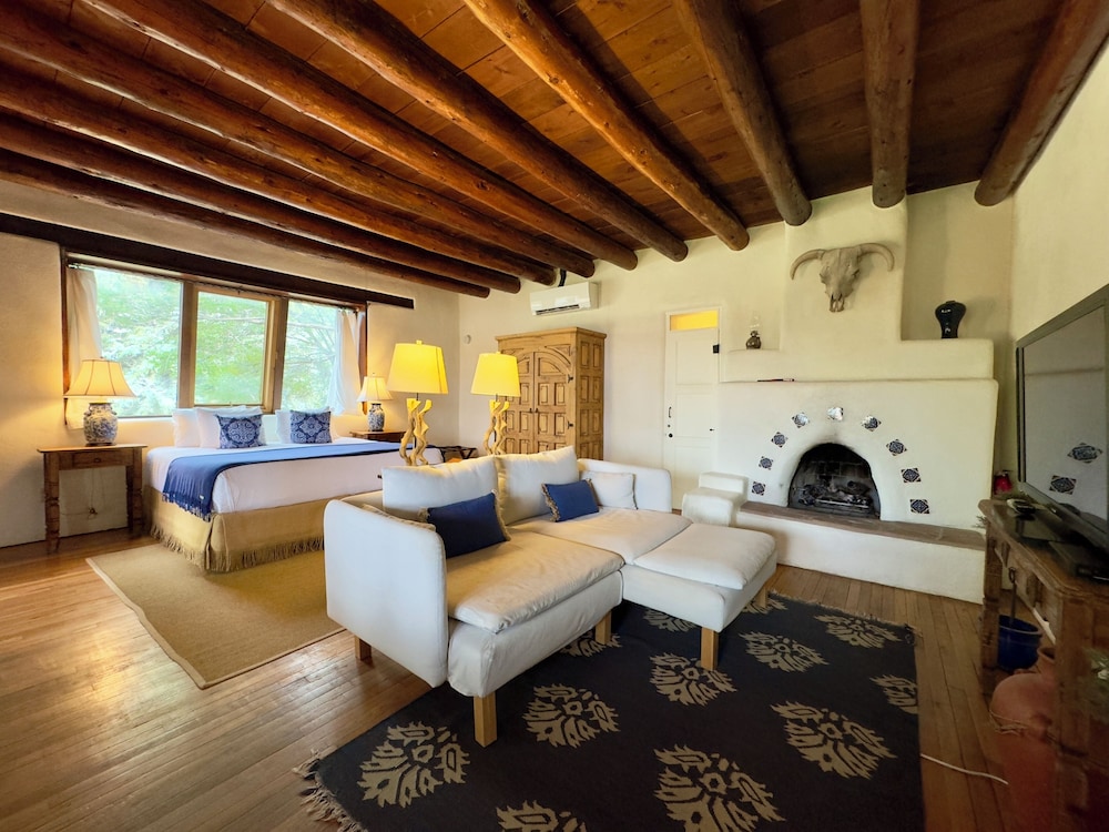 Old Taos Guesthouse Bed and Breakfast 51/69