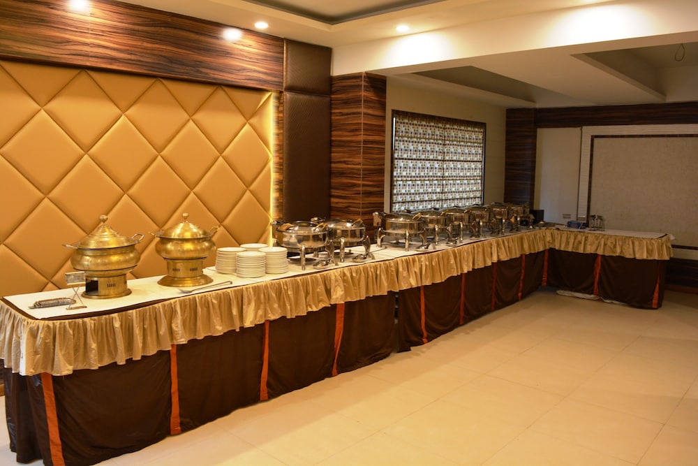 Krrish Clarks Inn 10/16