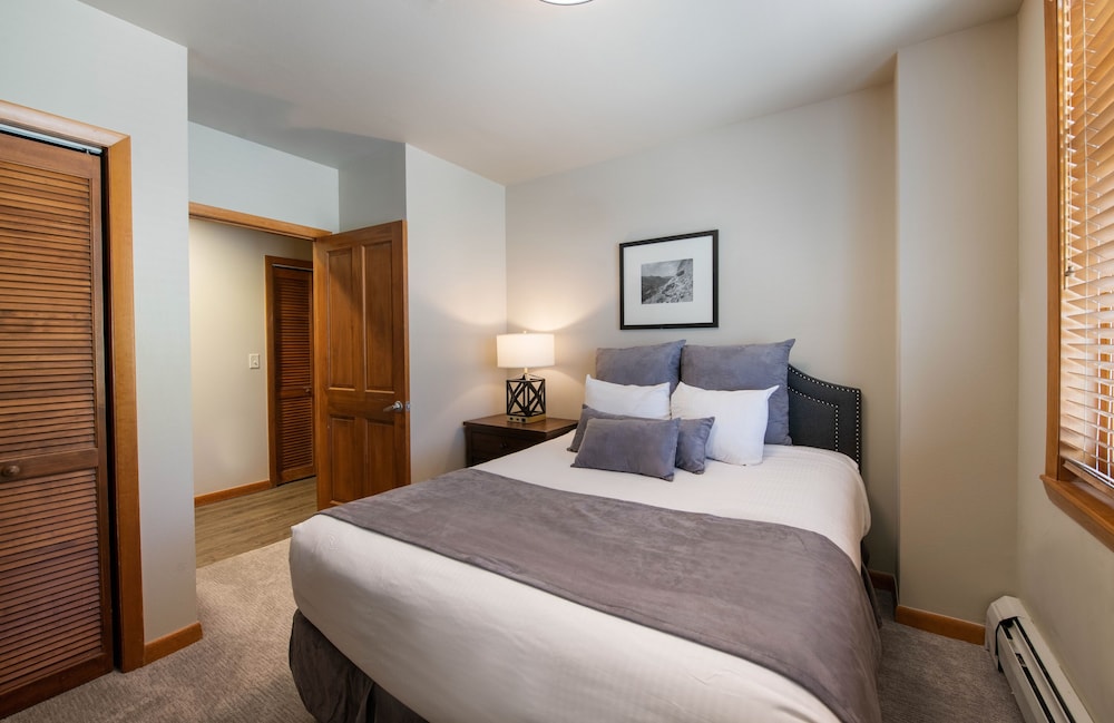 Zephyr Mountain Lodge 33/50