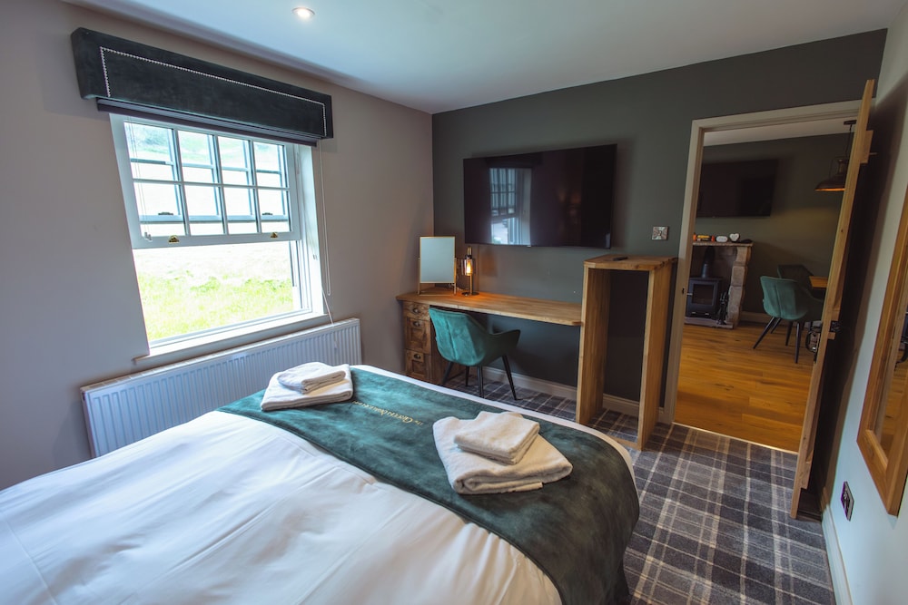 The Green Dragon Inn at Hardraw 9/50