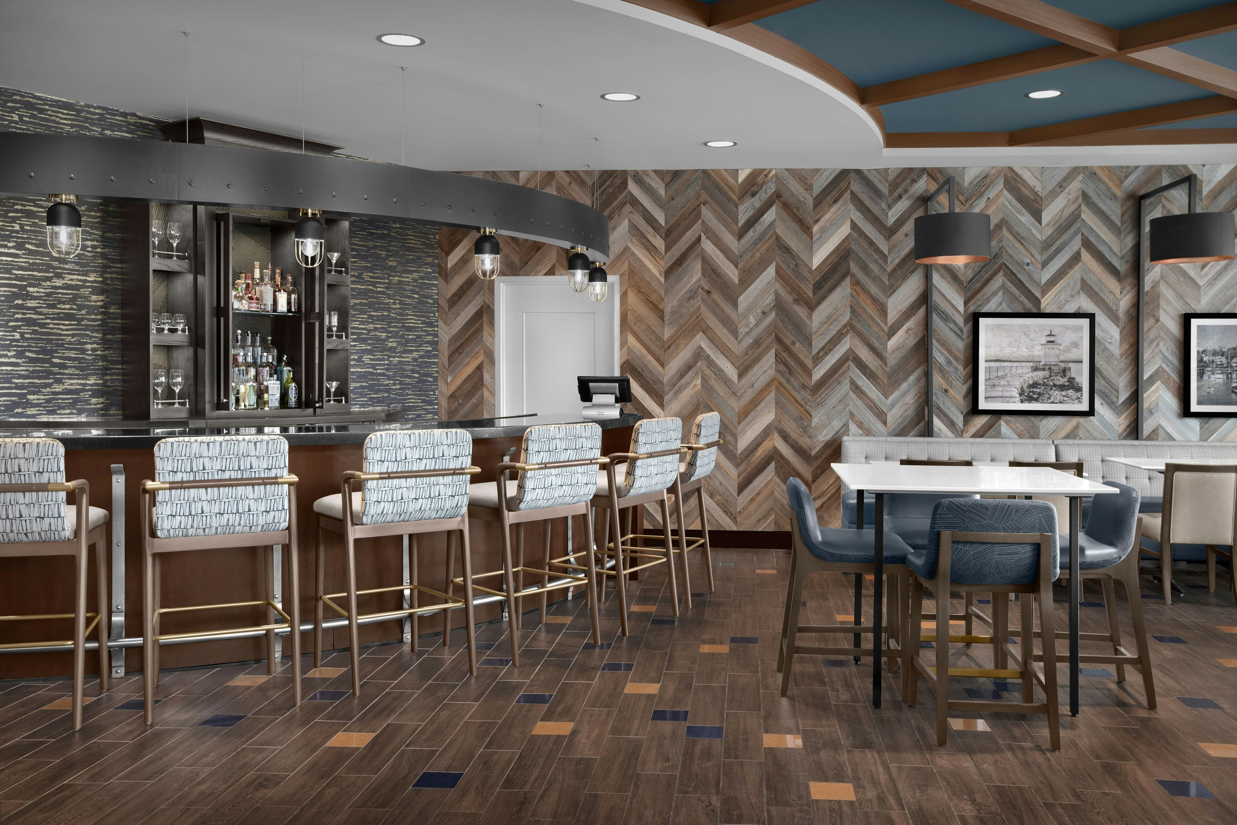 RESIDENCE INN BY MARRIOTT PORTLAND DOWNTOWN WATERFRONT 32/34