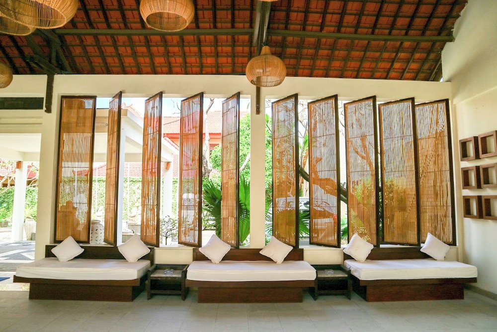 The Lagoon Bali Pool Hotel and Suites 33/50