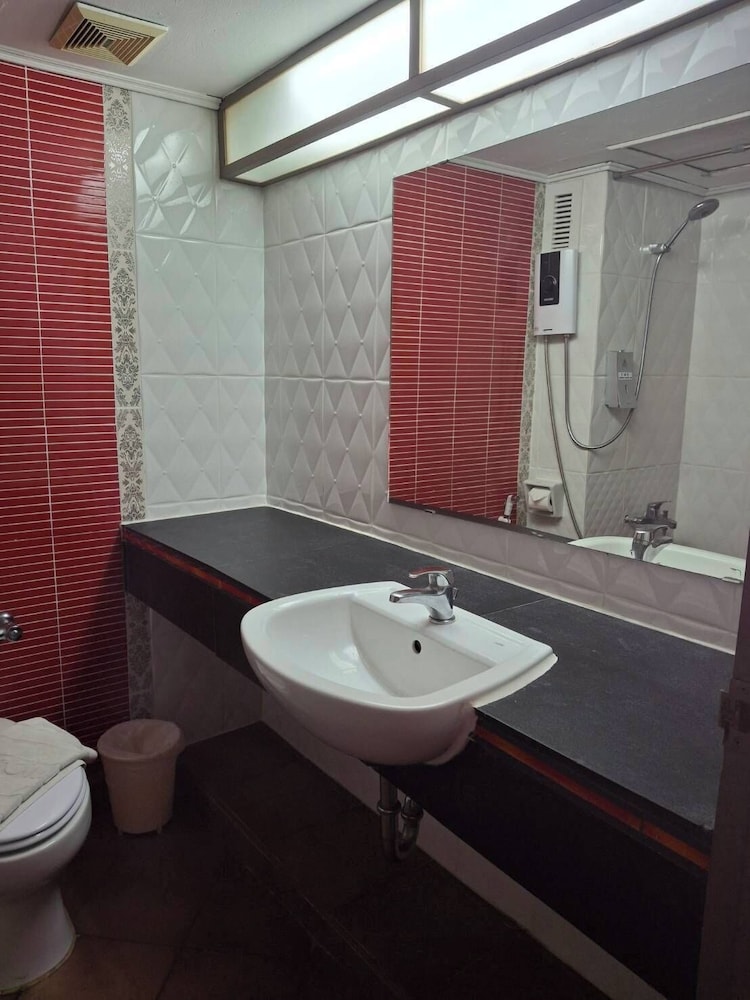 Marine Plaza Hotel Pattaya 47/50