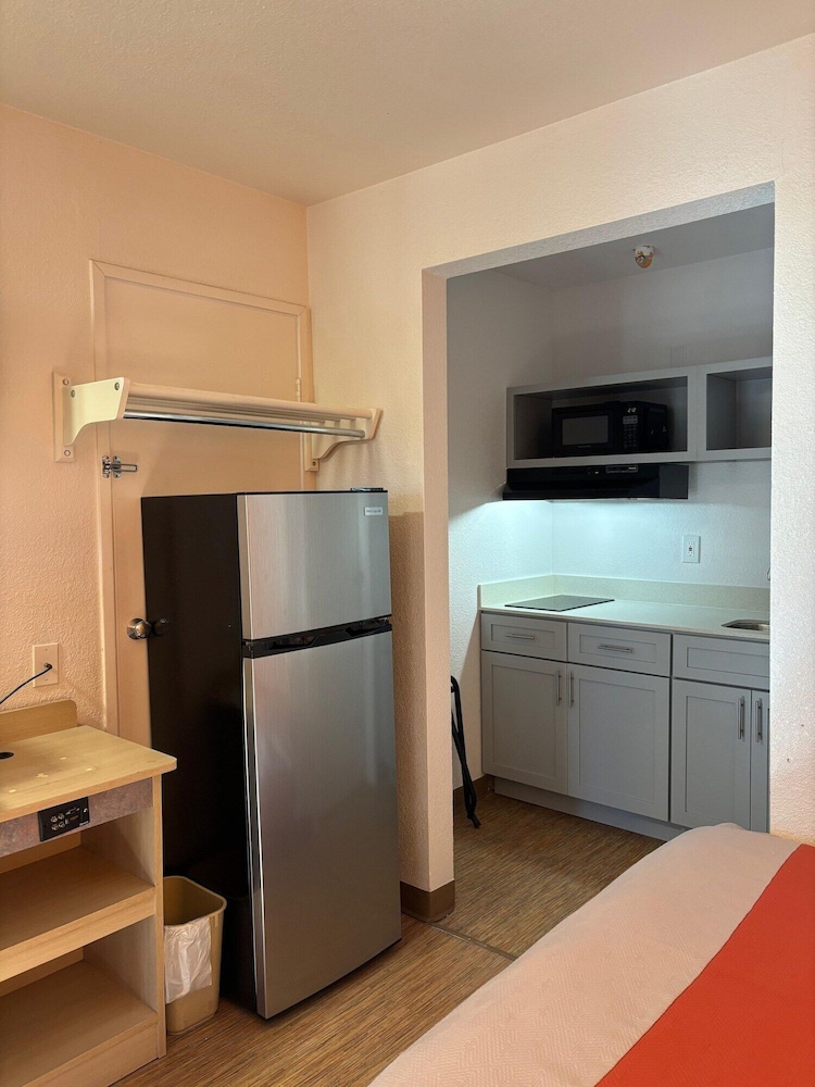 Motel6 Flagstaff, AZ - West - Woodland Village 11/50