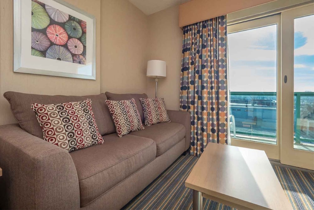 Atlantic Sands Hotel Conference Center 40/66