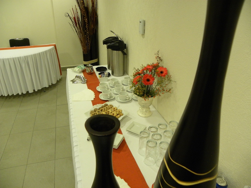 Holiday Inn Express Guadalajara Expo 33/72