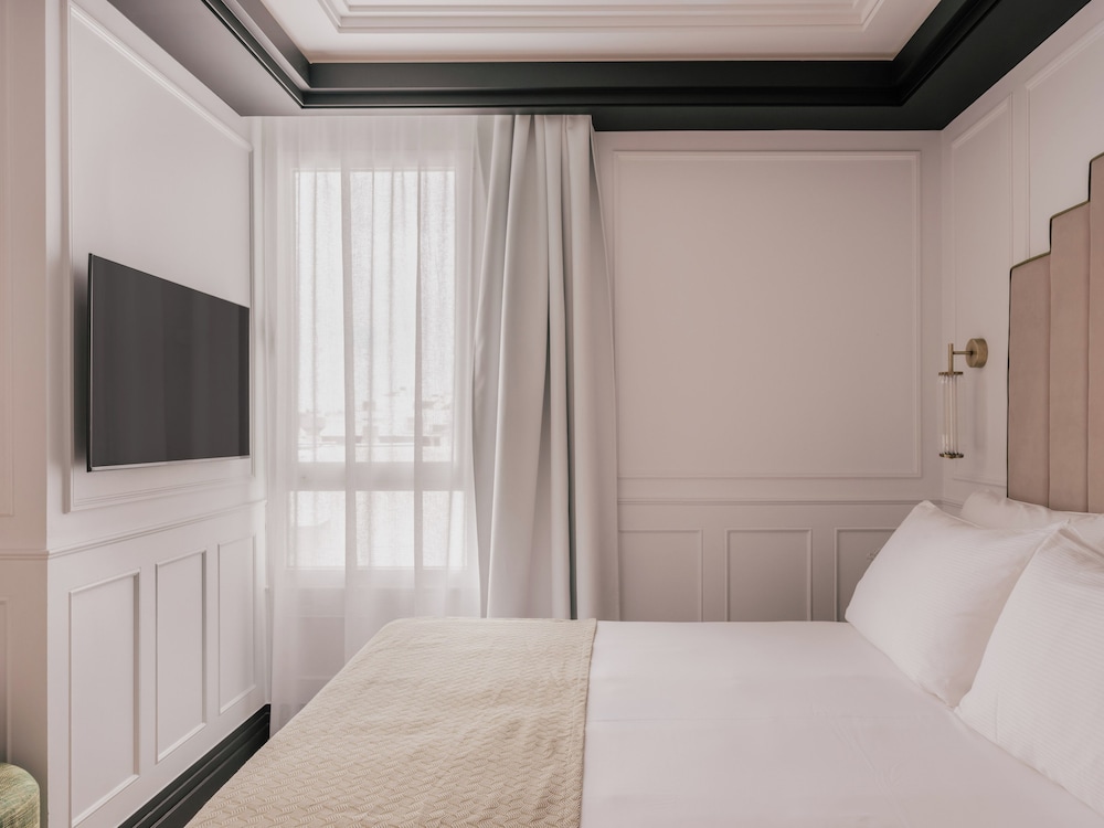 Nest, Queen Bed