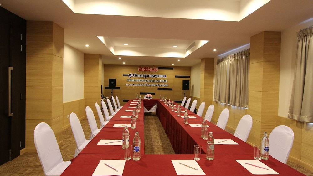 S Tara Grand Hotel 36/44