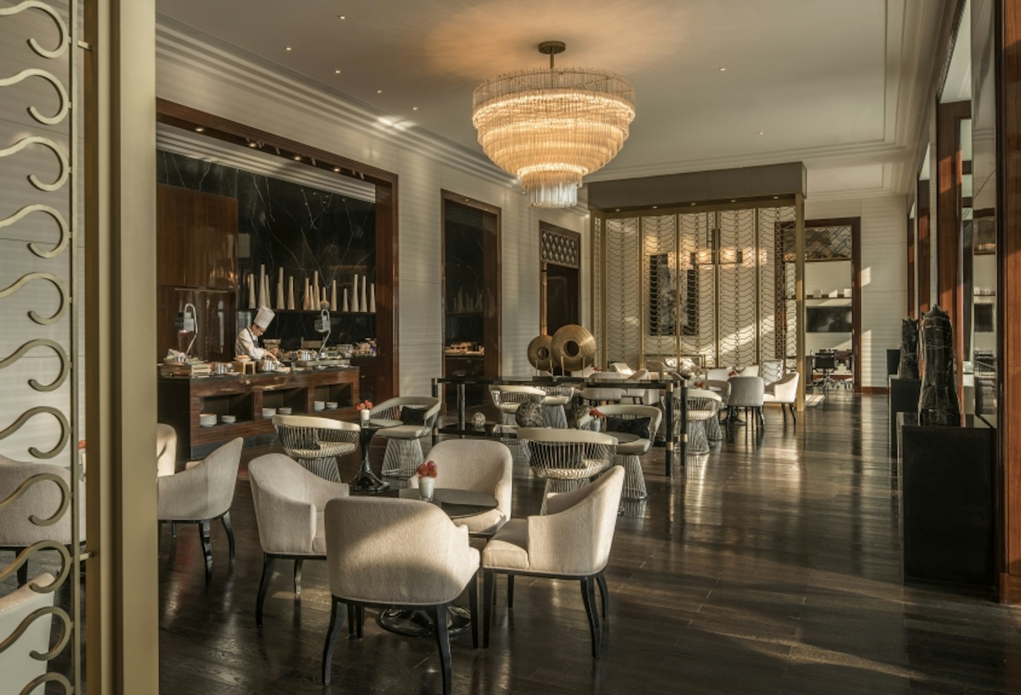 FOUR SEASONS HOTEL TIANJIN 55/84