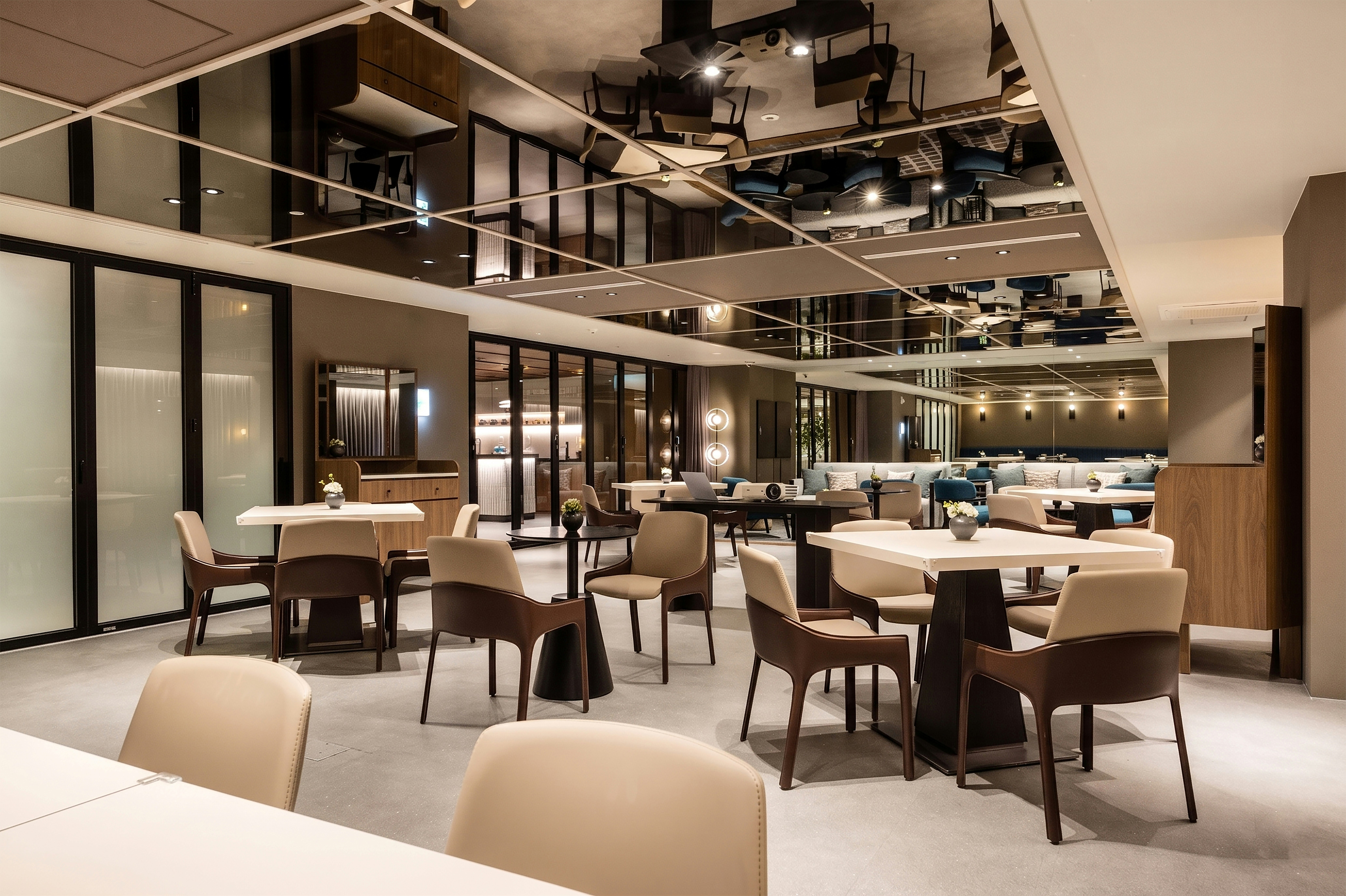 The Connoisseur Residence Hotel 37/51