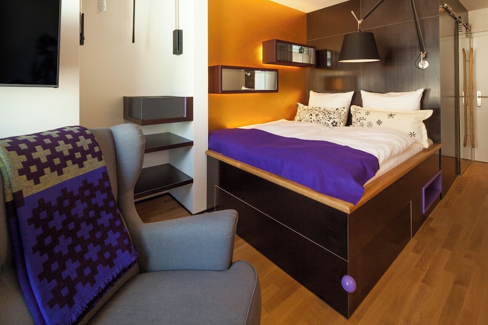 COMFORT, DOUBLE BED