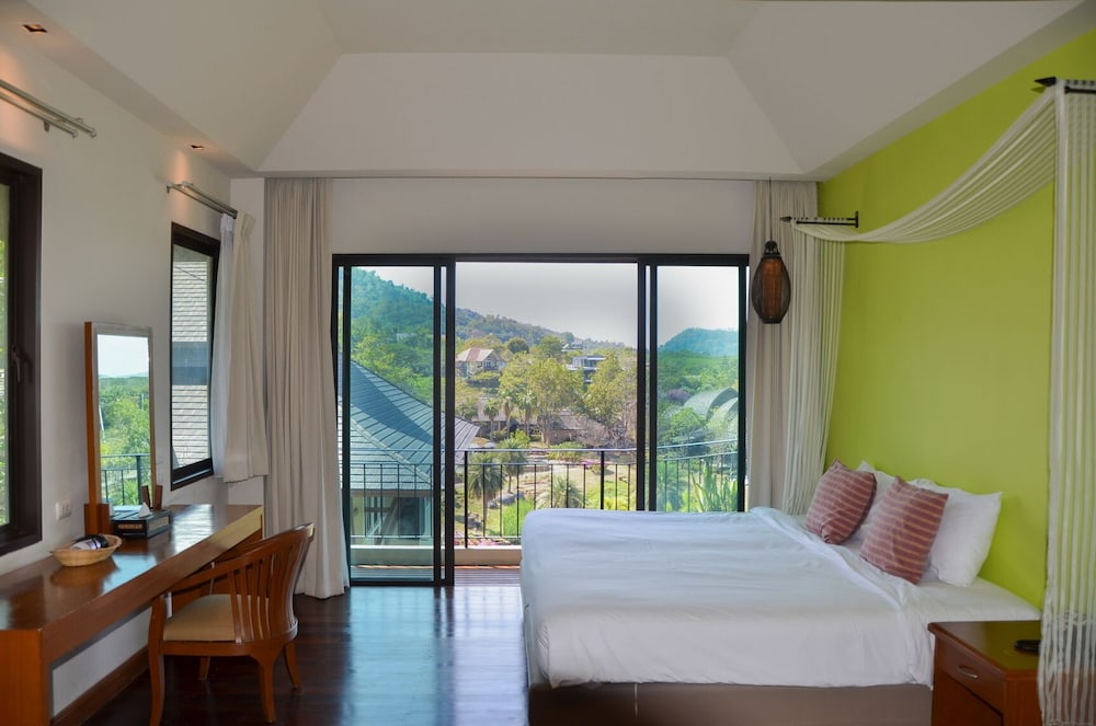 VANA, SUITE, TWIN BEDS, LAKE VIEW