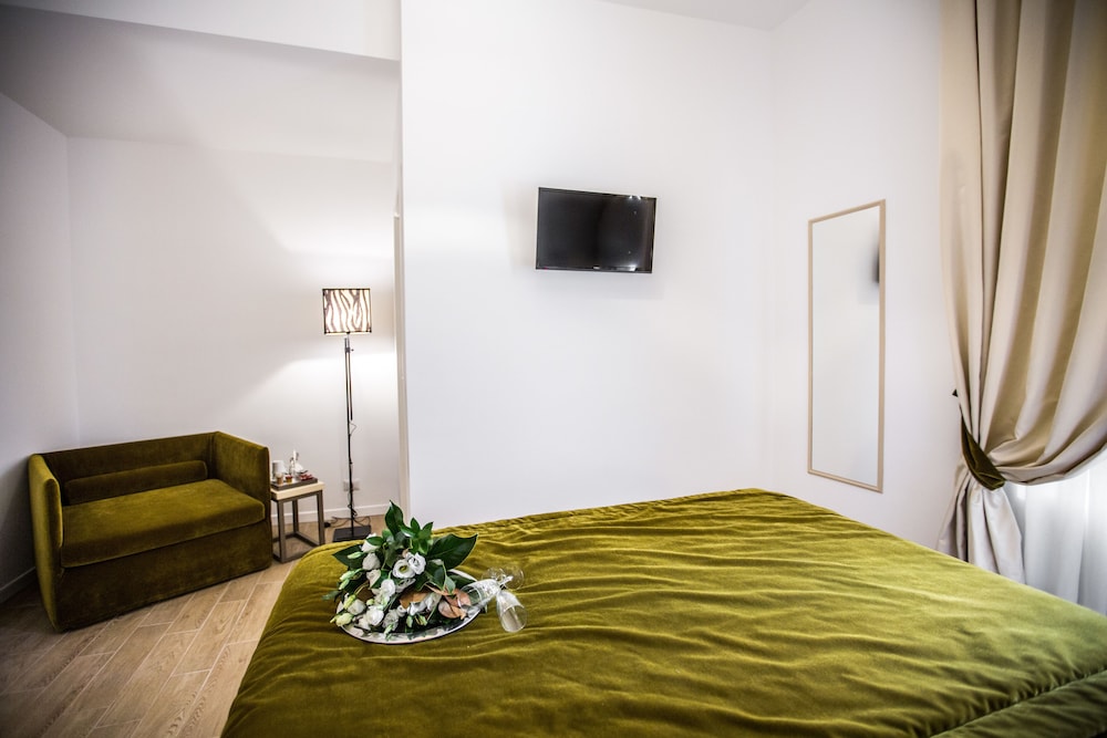 Chic Town Luxury Rooms 59/69
