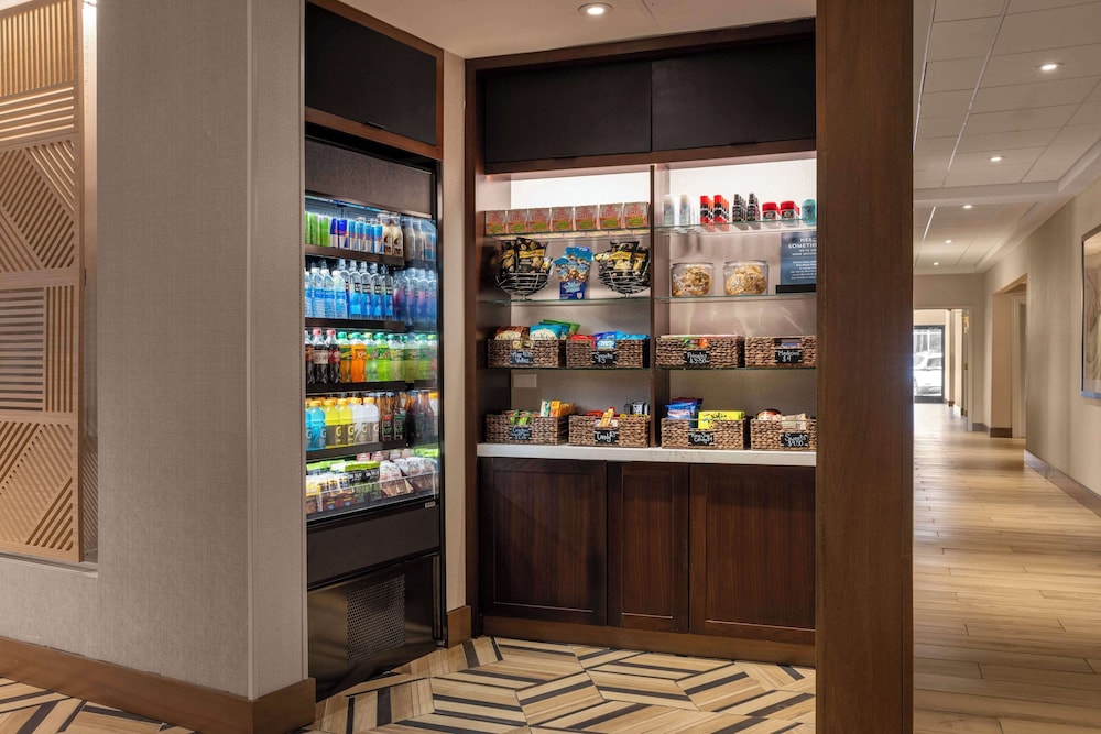 Hyatt Place Tempe/Phoenix Airport 36/54