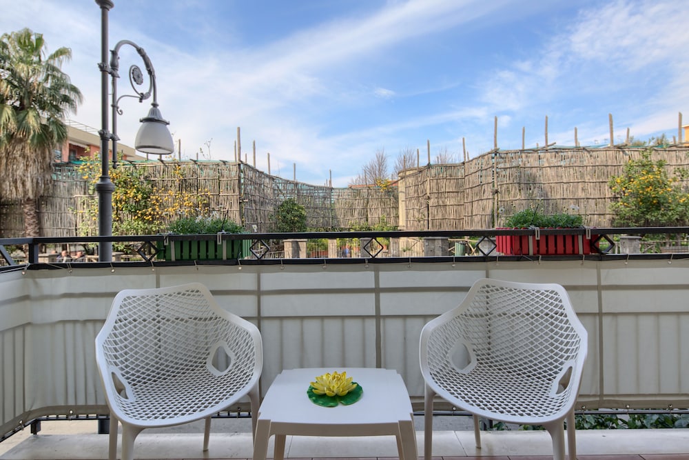 Flower Suites Sorrento 29/39