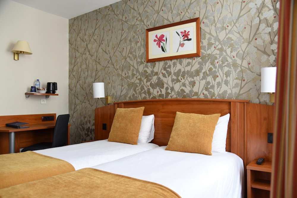 COMFORT, TWIN BEDS