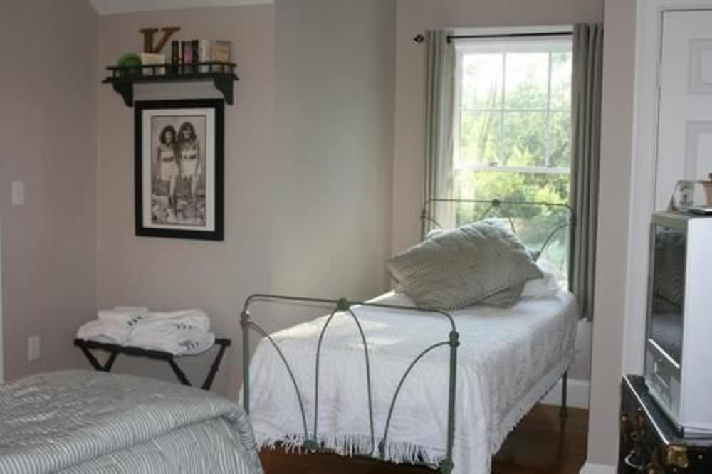 Josephine's Bed &amp; Breakfast 10/38