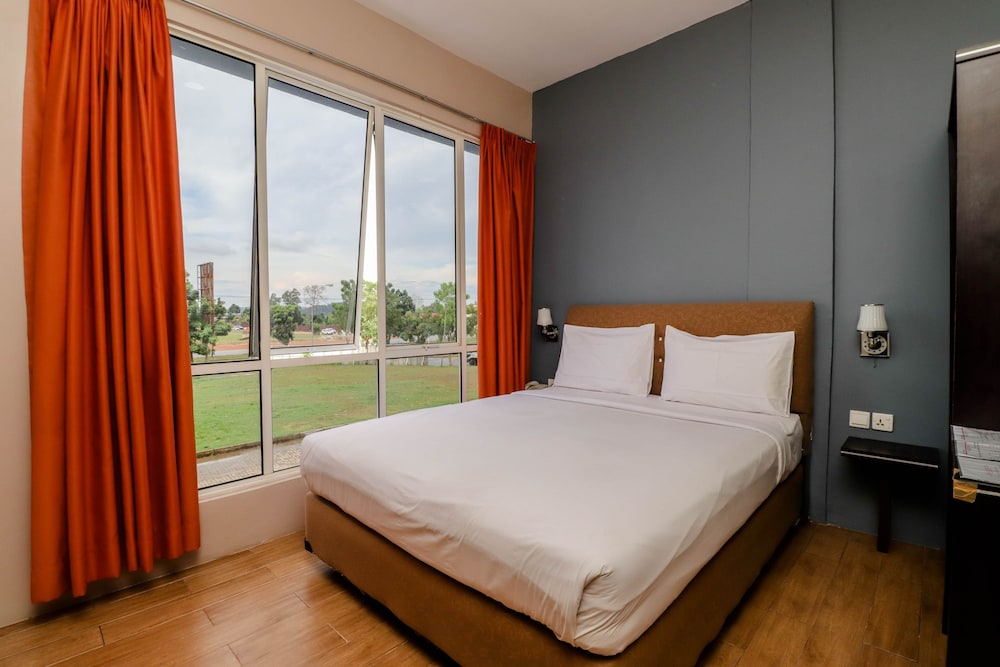 Blitz Hotel Batam Near Sultan Mahmud Ri'ayat Shah 7/31