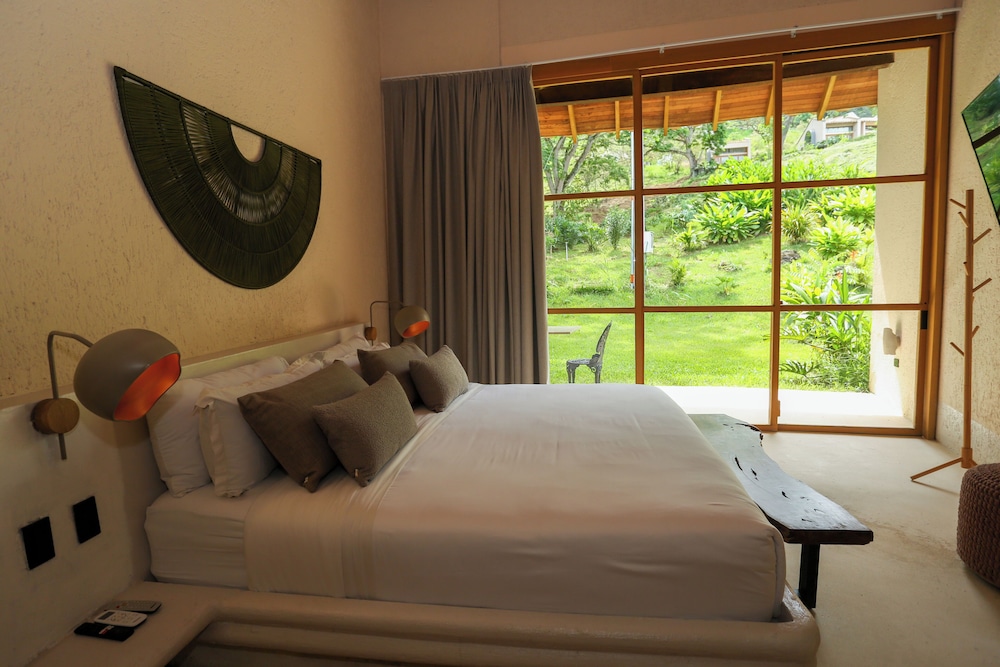 Hotel Tahiti 11/50