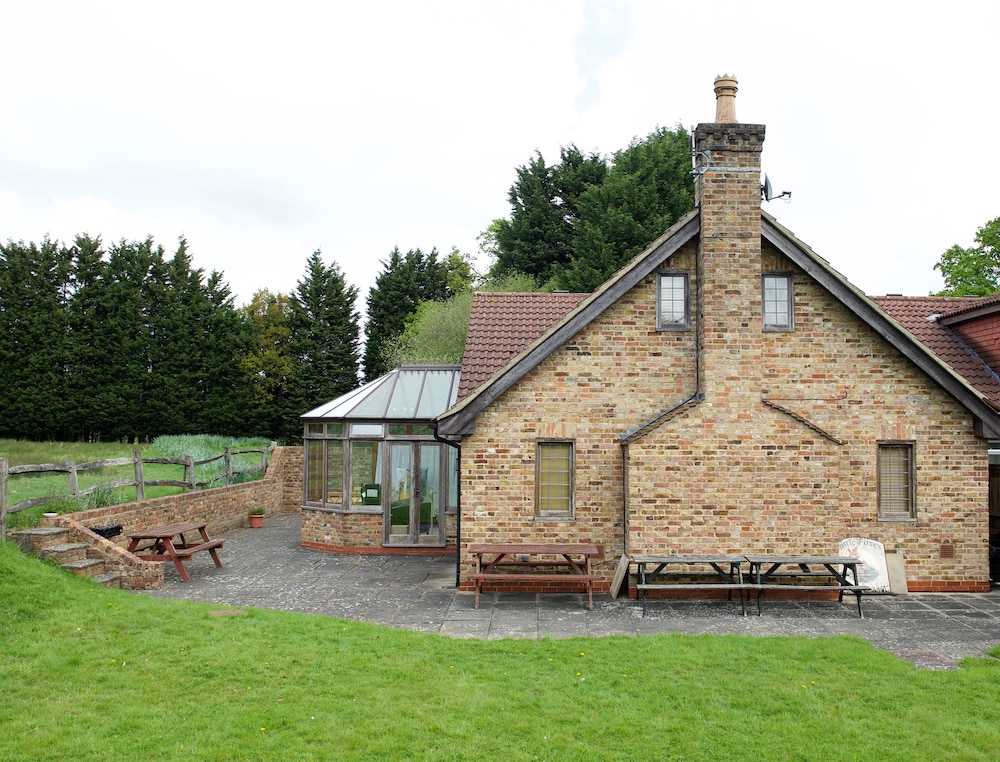 Little Foxes Hotel 50/62