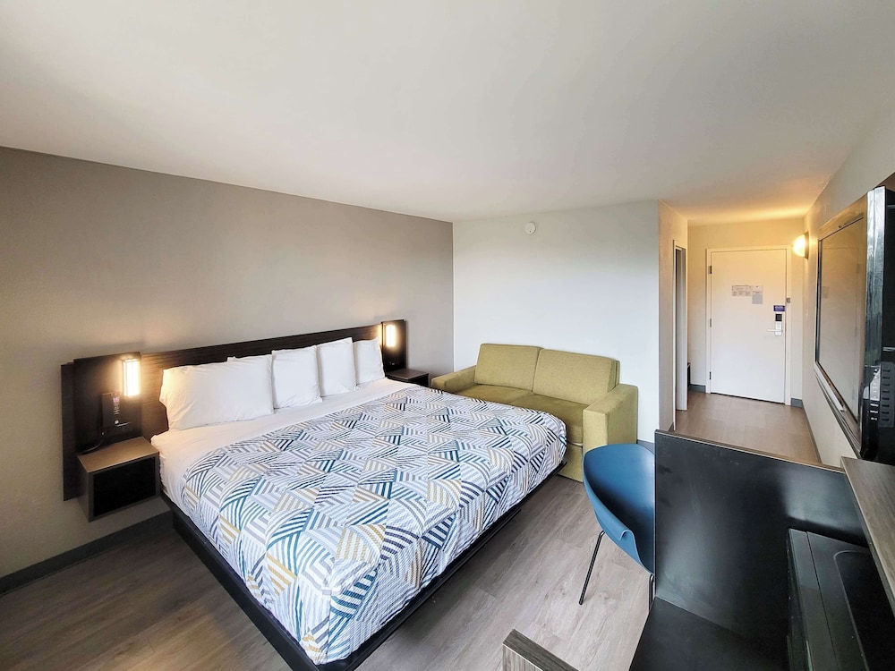 STANDARD, KING BED, ACCESSIBLE