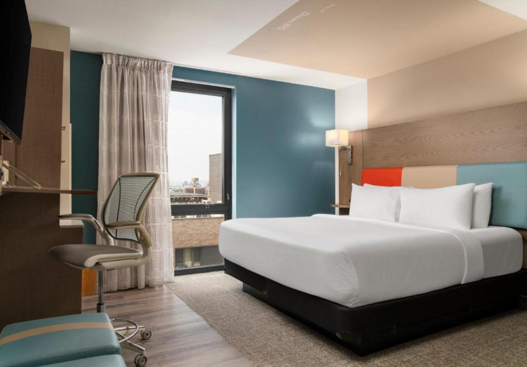 Standard, Double Bed, City View