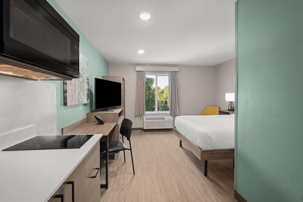 ECHO Suites Extended Stay by Wyndham Johnson City Medical CR 32/69