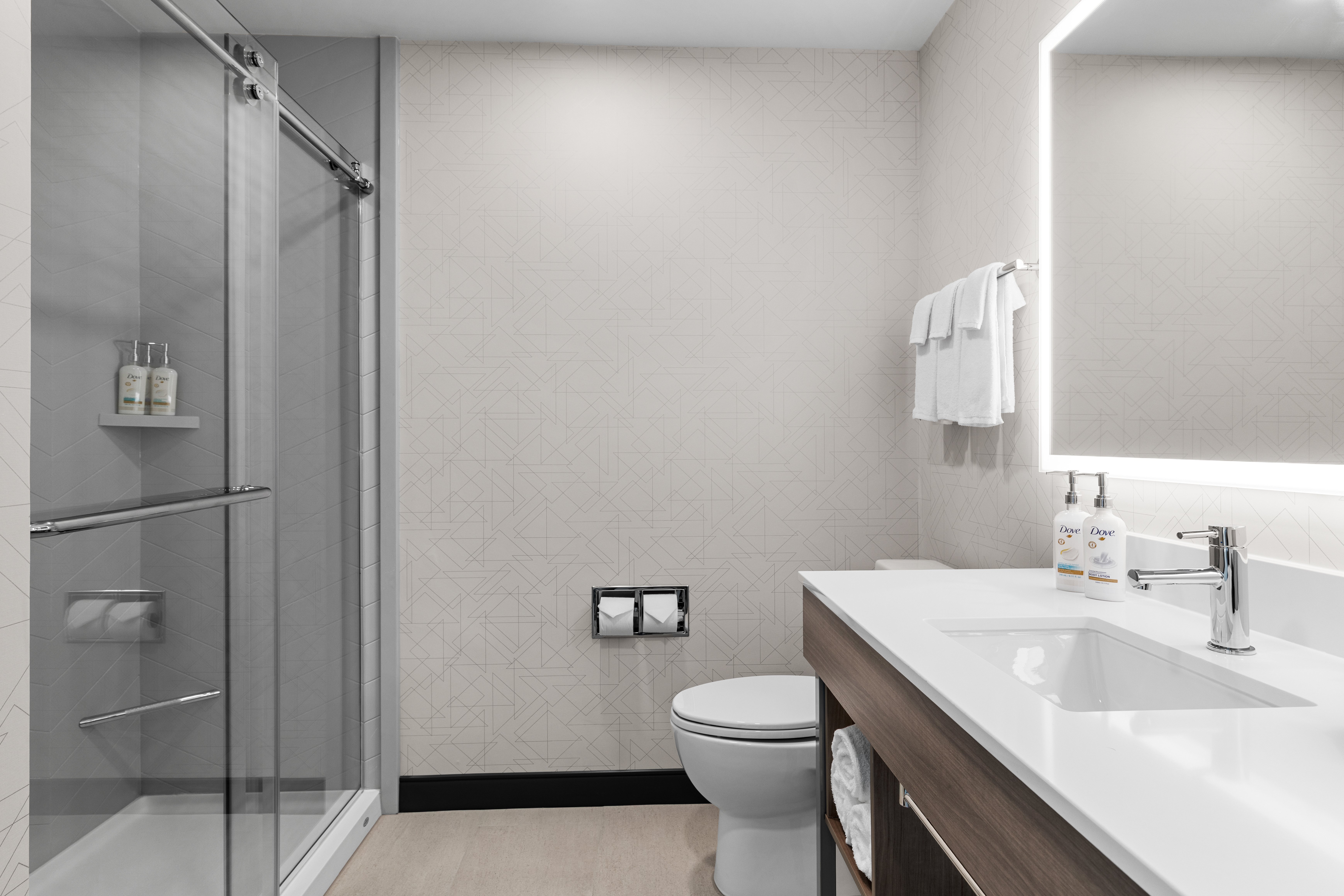 Holiday Inn Express Hotel Suites Santa Cruz 70/72