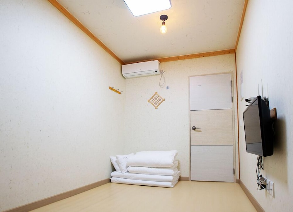 Nabijam Hanok Hotel 59/61