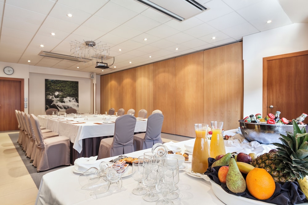 Acta Arthotel 47/50