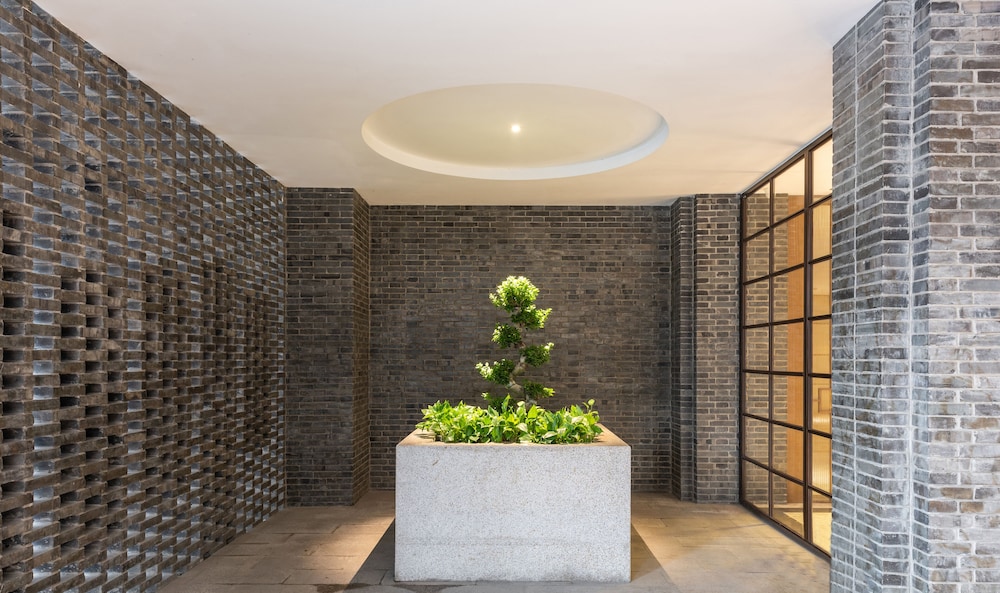 TEA BOUTIQUE HOTEL WEST LAKE 12/70