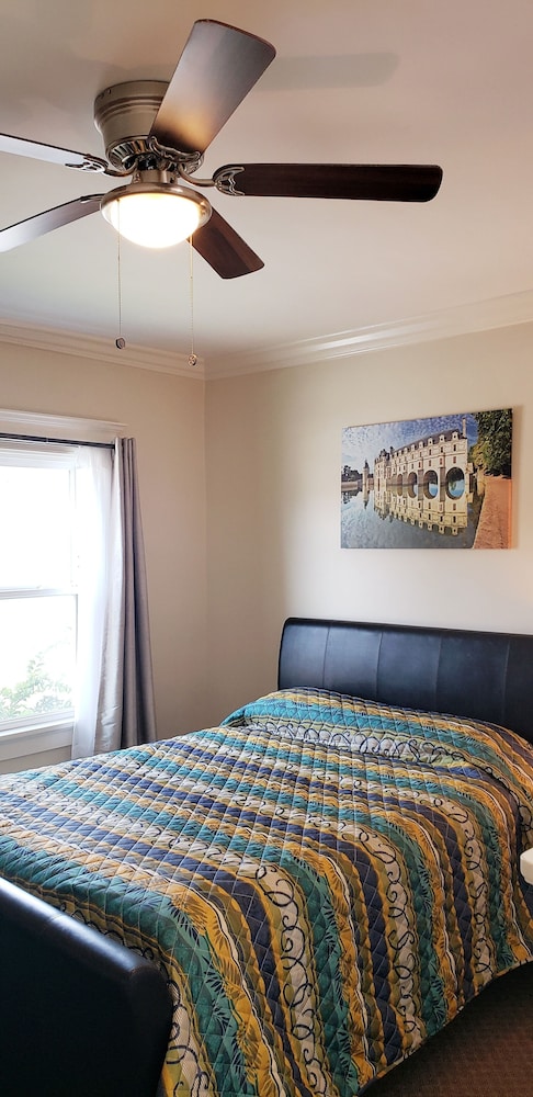 Santa Paula Inn 11/56