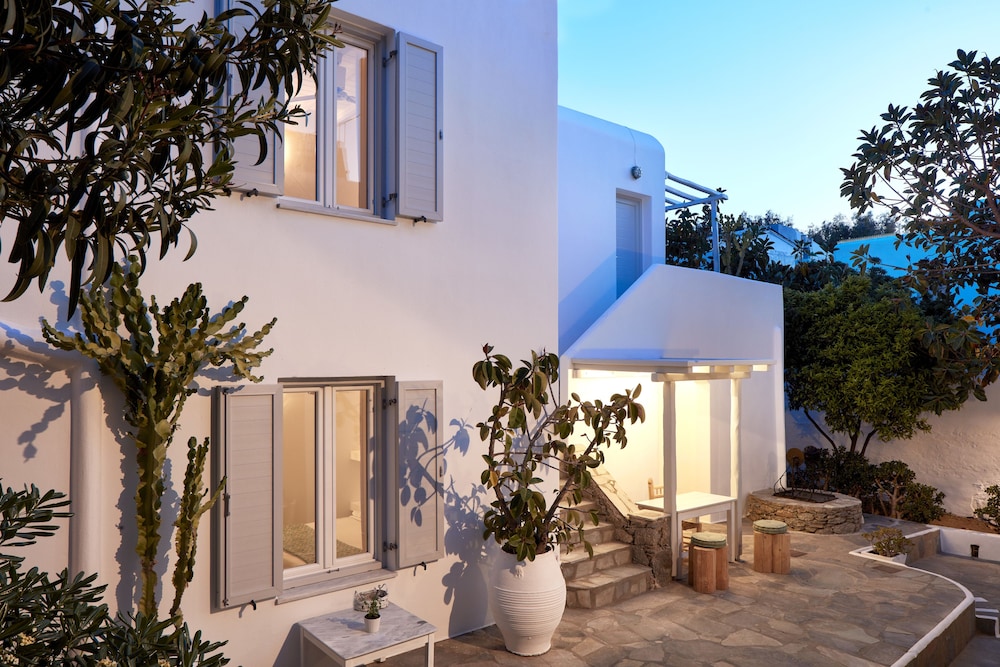Mykonos Town Suites 1/46