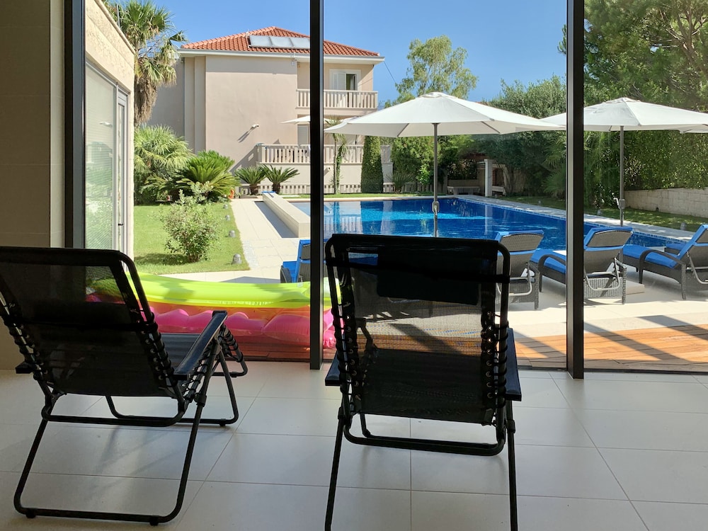 VILA KETI 33/50