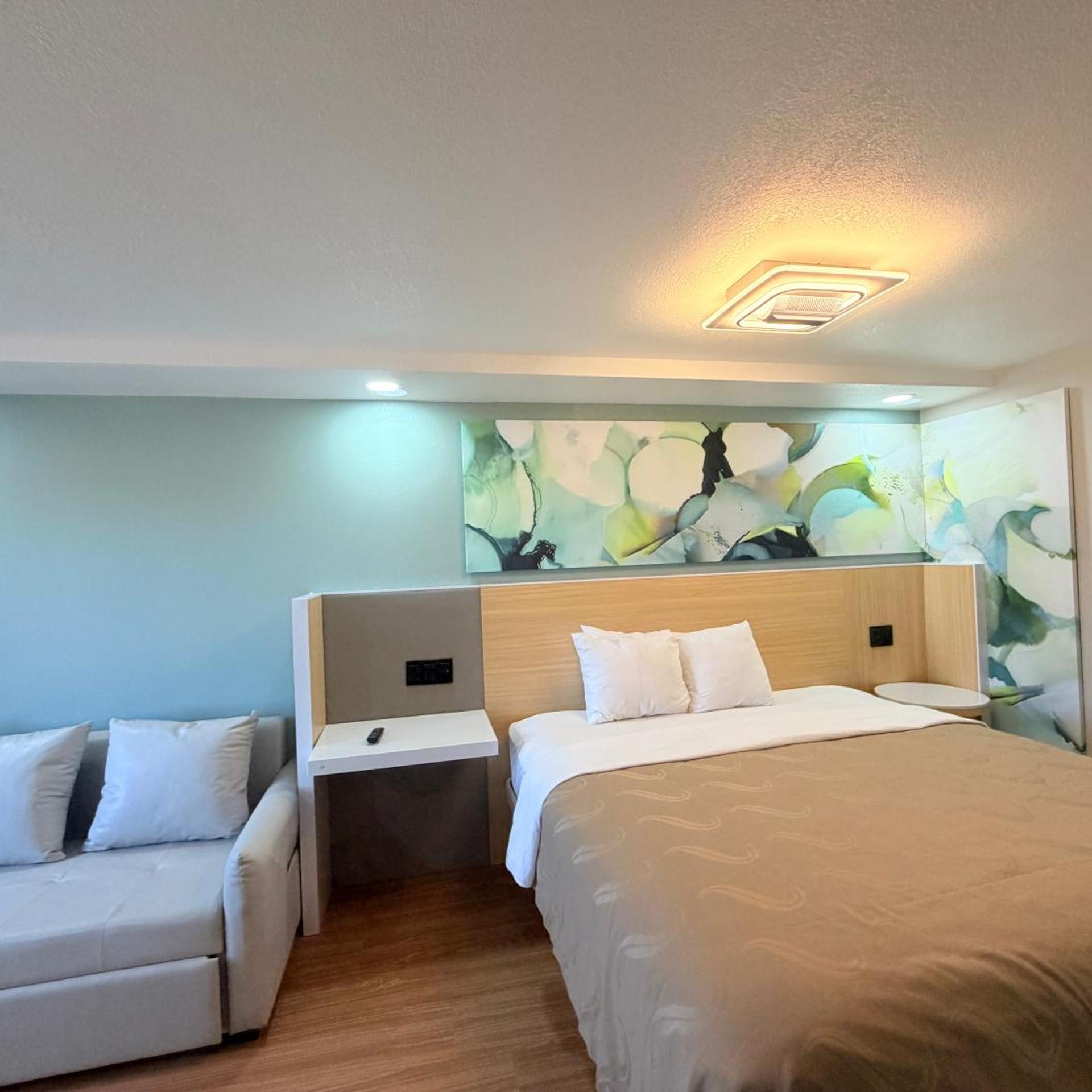Deluxe, King Bed, Sofa