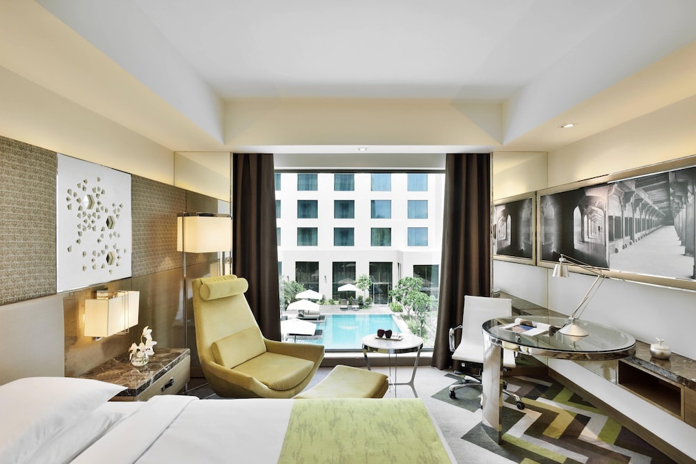 Courtyard By Marriott Agra 45/72
