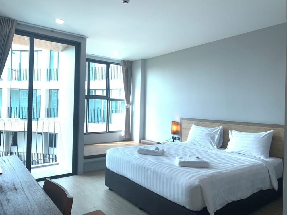 Atom Phuket Hotel -SHA Plus 24/50